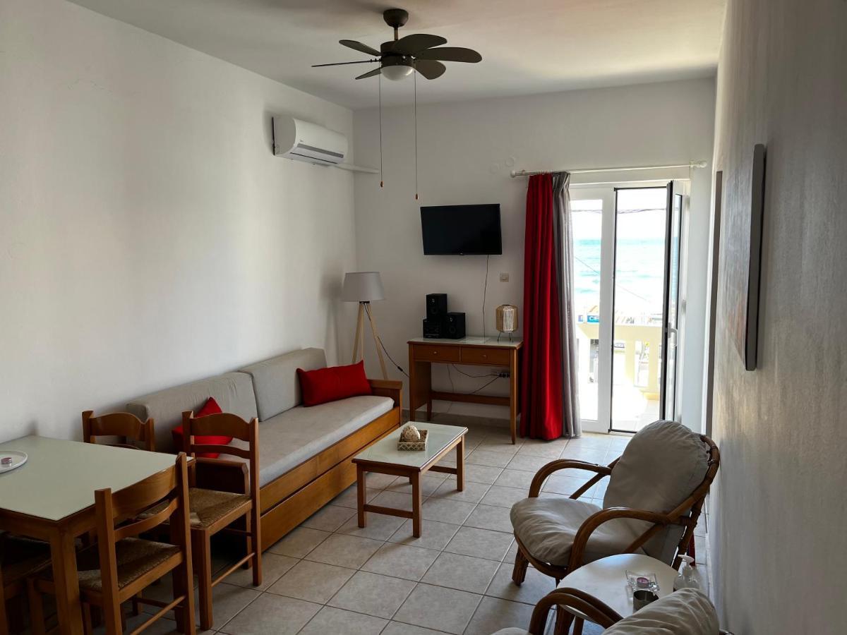 Michael Apartments Agia Marina Extérieur photo