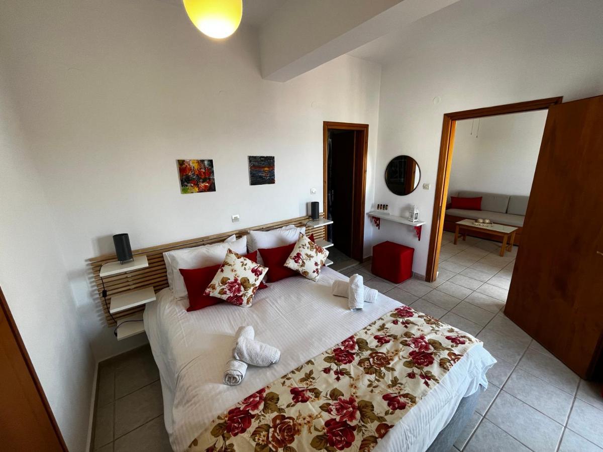 Michael Apartments Agia Marina Extérieur photo