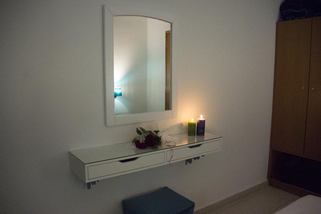 Michael Apartments Agia Marina Extérieur photo